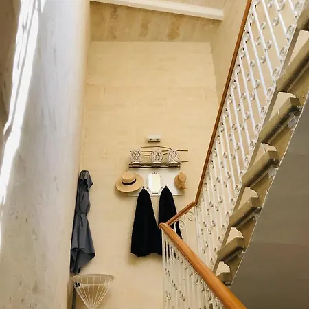 Nelli's Bed and Breakfast 4*