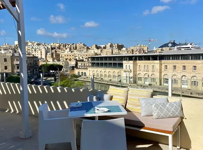 Oda ve Kahvaltı Nelli's 4*