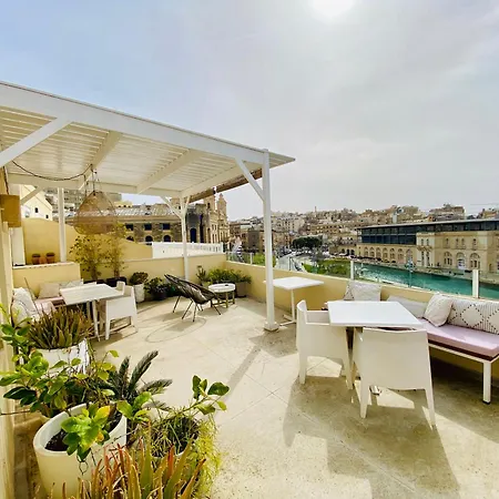Nelli's * Cospicua